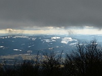 Ski 2022 Mirek 025  Pod mraky je vidět závoje sněhu. - pátek, 25. února