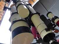 EBI 2023 Mirek 081  Čtyři hlavní dalekohledy s hledáčkem. – pondělí, 24. července