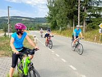 EBI 2023 Mirek 090  Příjezd pomalejší části skupiny (Ilona, Lila, Linda, Martin). – pondělí, 24. července