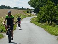 EBI 2023 Mirek 254  Stoupání před Jankovicemi (neznámí cyklisté). – čtvrtek, 27. července