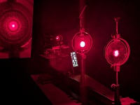 2023 Rej Melantrich 33  Laserové difrakční obrazce staršího práčete Jury Komrsky