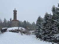 SKI 2025 Mirek 022  Stále chumelí, tak nahoru nejdeme. - čtvrtek, 13. února