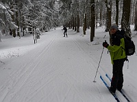 SKI 2025 Mirek 051  Pokračujeme dále (Ondra, Radka). - sobota, 15. února