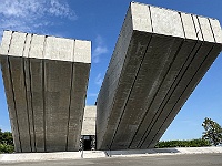 EBI 2026 Mirek 019  Monumentální vstup do Památníku II. světové války v Hrabyni. - neděle, 26. července