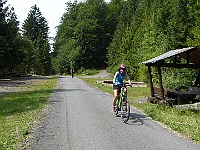 EBI 2026 Mirek 188  U odpočívadla pod vrcholem Radhoště Ilona ani nezastavuje. - sobota, 1. srpna