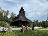 EBI 2026 Mirek 195  V roce 1931 byl kostel převezen do v Kunčic pod Ondřejníkem (Víťa, Jenda). - sobota, 1. srpna