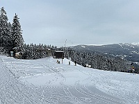SKI 2026 Mirek 008  Pohled od horní stanice vleku na západní Krkonoše. - čtvrtek, 19. února