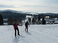 SKI 2026 Mirek 019  Radka se raduje, že je už nahoře. - pátek, 20. února