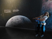 EbiCERN 2025 Mirek 031  Lenka ukazuje, že život je pouze na jedné planetě, na Zemi. - středa, 14. května