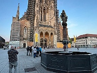 EbiCERN 2025 Mirek 034  S katedrálou Ulm Münster, … - středa, 14. května