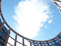 EbiCERN 2025 Mirek 126  Nádvoří má tvar elipsy. - pátek, 16. května