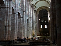 EbiCERN 2025 Mirek 204  Já si kupuji vstupenku a jdu navštívit největší románskou trojlodní baziliku na světě. - sobota, 17. května