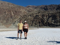 EBIZONA 2013 Mirek 063  Death Valley, Martin s Hanou v Badwater Basin – pátek, 18. října