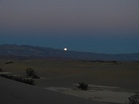 EBIZONA 2013 Mirek 080  Death Valley, Vycházející stín Země a Měsíc – pátek, 18. října