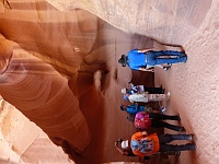 EBIZONA 2013 Mirek 262  Antelope Canyon, Kaňonem nás provádí Indián z kmene Navaho (v klobouku) – čtvrtek, 24. října