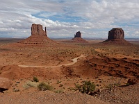 EBIZONA 2013 Mirek 305  Monument Valley, Vjezd do kmenového parku Indiánů Navaho je opravdu monumentální - pátek, 25. října