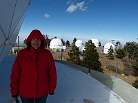 EBIZONA 2013 Mirek 421  Mt. Lemmon, Od kopule radaru teprve vidíme kopule hvězdárny - úterý, 29. října