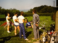 003-EBI-87  Vlašim - Freddy Vaclík, v pyžamu Jeník Hollan. Vzadu spravuje kolo Eddy Zdeněk Soldát