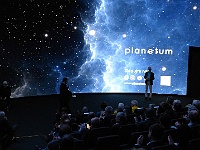 90narJG JK 2026 Mirek 010  Slova se ujímá ředitel Planetária. - sobota, 21. března