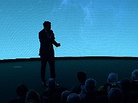 90narJG JK 2026 Mirek 012  Osobně přišel pozdravit oslavence i pan Daniel Stach z ČT. - sobota, 21. března