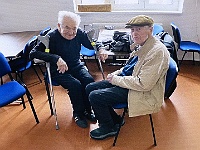 90narJG JK 2026 Mirek 063  Společná fotografie obou oslavenců. - sobota, 21. března