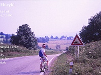 PROFIL 064  Ebicykl 1990 - Český Luk. Název je podle velkého oblouku z Liberce přes Českosaské Švýcarsko, České středohoří, západní Čechy a část Šumavy do Kunžaku. Jeden z nejdelších Ebicyklů (772 km), jel se jako memoriál Vládi Karla - ebicyklisty, který v roce 1990 zahynul na túře v Tatrách.