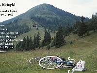 PROFIL 138  Ebicykl 1997 - Slovenská Fajka. Rok 1997 byl rok povodní. Expres Košičan s Ebicyklisty a jejich koly musí z Prahy do Košic odklonem přes Bratislavu, z Čech na Slovensko drží jediný most - v Kútech. Na Slovensku se peloton dešťům i povodním celkem úspěšně vyhýbal, viděli jsme na mnoha místech už jen jejich následky. Až pak poslední etapy se jely v dešti.