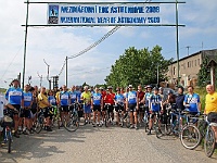 PROFIL 293  Ebicyklisté se sjeli na start do Hlubočce na farmu Viti Dostála. Foto Roman Krejčí.