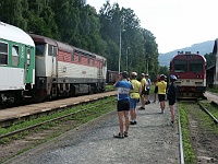 PROFIL 299  V Jeseníku na nádraží vyjednal ebicyklista Iljušin exkurzi do dieslové lokomotivy. Foto Mirek Janata.