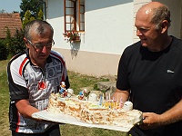 PROFIL 373  Ebicykl dostal ke třicátým narozeninám dort ve tvaru republiky. Foto Zdeněk Štorek.
