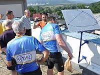 PROFIL 435  Ebicyklisté na terase hvězdárny v Žiaru nad Hronom. Foto Radka Žáková.